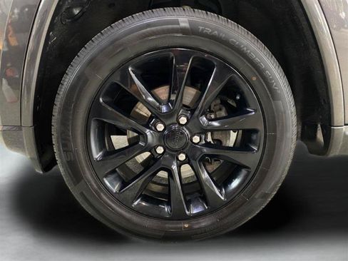 Used 2019 Jeep Grand Cherokee Altitude AWD/4WD image 21