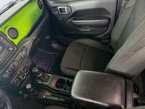 Used 2019 Jeep Wrangler Unlimited Sport S AWD/4WD image 26