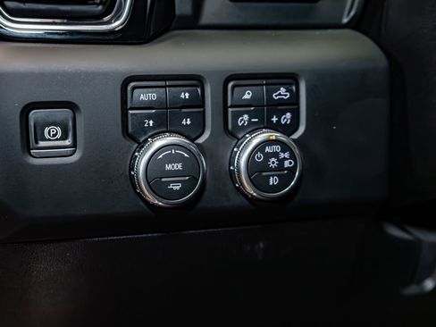 Used 2024 GMC Sierra 3500 Denali w/ Denali Reserve Package image 21