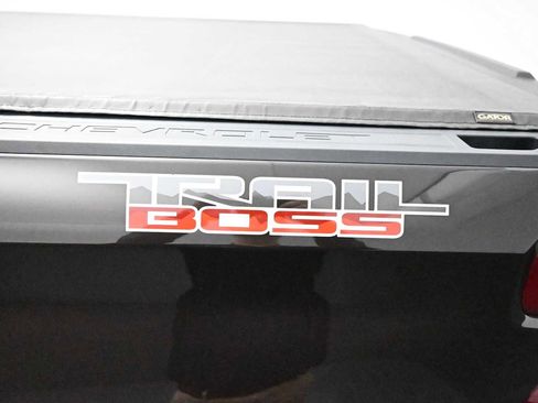 Used 2020 Chevrolet Silverado 1500 LT Trail Boss w/ Convenience Package AWD/4WD image 25