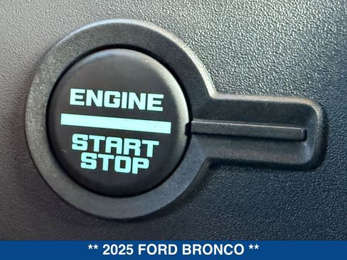 New 2025 Ford Bronco Badlands AWD/4WD image 33