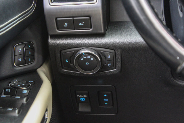 Used 2021 Ford Expedition Max Platinum AWD/4WD image 19