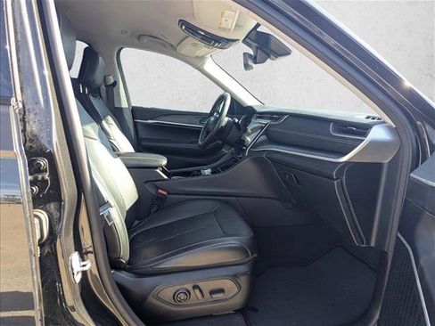 Used 2022 Jeep Grand Cherokee L Limited image 19