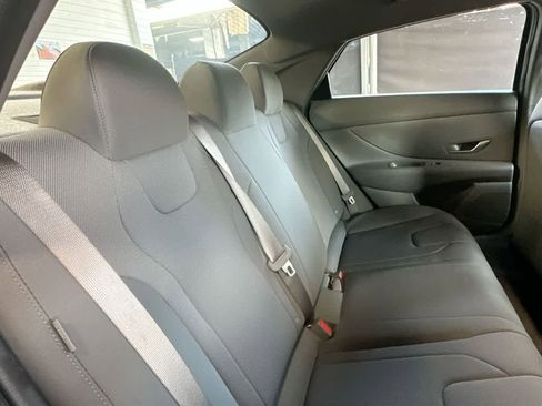 Used 2025 Hyundai Elantra SE FWD image 26