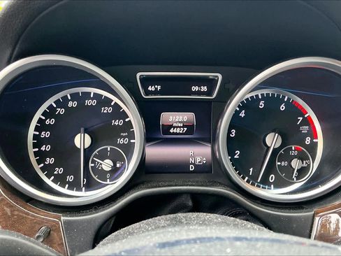 Used 2014 Mercedes-Benz GL 450 4MATIC image 21