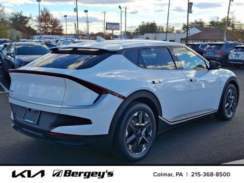 Used 2025 Kia EV6 Light w/ Light LR Technology Package AWD/4WD image 3