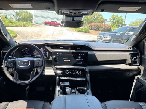 Used 2024 GMC Sierra 1500 AT4 w/ Technology Package AWD/4WD image 2