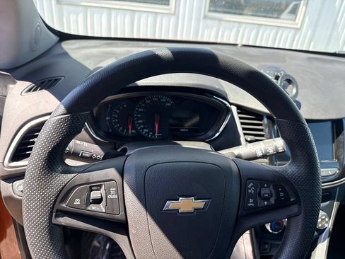 Used 2019 Chevrolet Trax LT w/ LPO, Protection Package FWD image 13