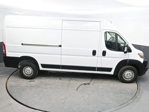 Used 2025 RAM ProMaster 2500 w/ Convenience Group image 29