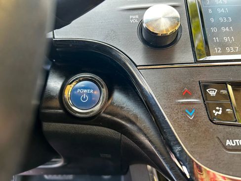 Used 2018 Toyota Avalon XLE Premium image 14