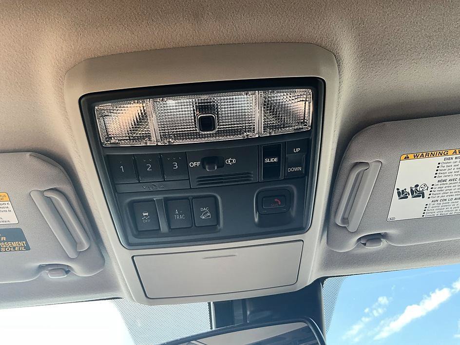 Used 2022 Toyota 4Runner Limited AWD/4WD image 27