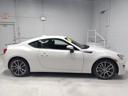 Used 2017 Subaru BRZ Limited RWD image 5