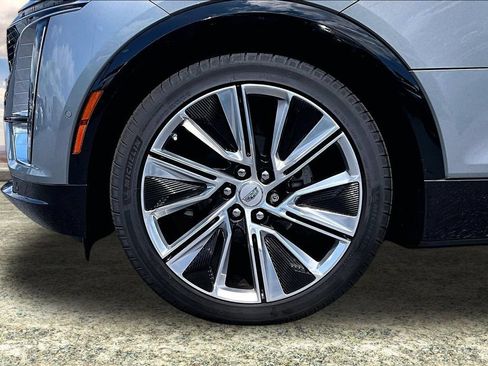 Certified 2025 Cadillac Lyriq Luxury w/ LPO, Floor Liner Package AWD/4WD image 34