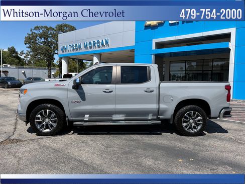Used 2024 Chevrolet Silverado 1500 LT AWD/4WD image 8