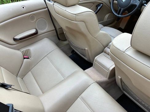 Used 2004 BMW 325Ci Convertible RWD image 32