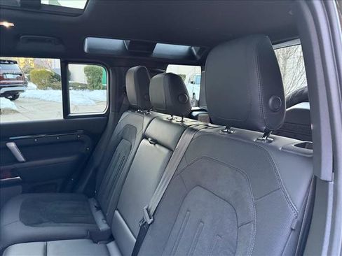 Certified 2022 Land Rover Defender 110 V8 image 18