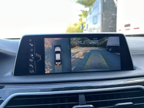 Used 2016 BMW 750i xDrive AWD/4WD image 41