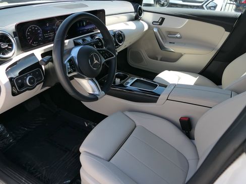 Used 2025 Mercedes-Benz CLA 250 image 11