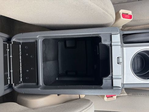 Used 2010 Ford Fusion SE image 24