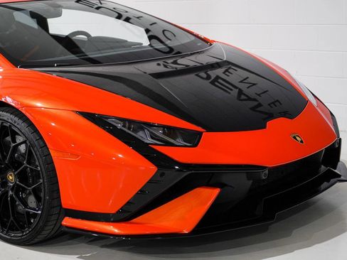 Used 2024 Lamborghini Huracan Tecnica image 24