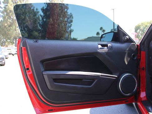 Used 2012 Ford Mustang GT Premium RWD image 7