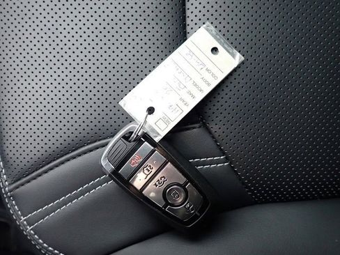 Certified 2025 Ford Mustang Mach-E Premium image 30