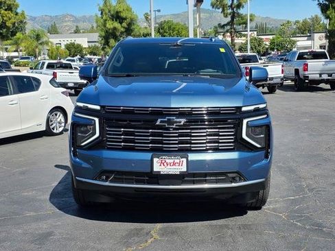 Certified 2025 Chevrolet Suburban High Country AWD/4WD image 2