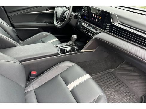 Used 2025 Toyota Camry SE w/ Multimedia Upgrade Package FWD image 17