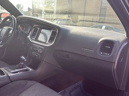Used 2019 Dodge Charger SXT w/ Blacktop Package image 35