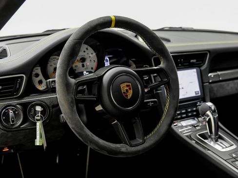 Used 2019 Porsche 911 GT2 RS RWD image 17