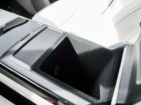 Used 2024 Land Rover Range Rover Long Wheelbase SE image 73