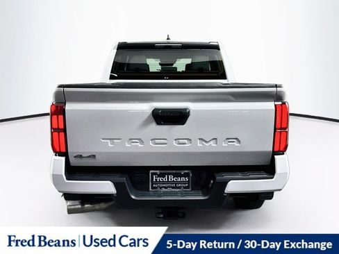 Used 2025 Toyota Tacoma SR5 AWD/4WD image 7