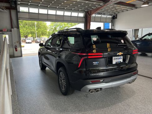 New 2026 Chevrolet Traverse LT w/ Driver Confidence Package FWD image 6