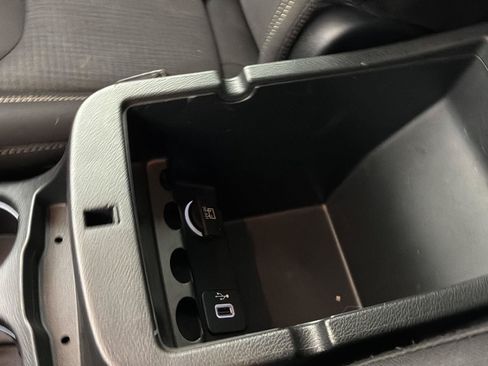 Used 2015 Jeep Cherokee Latitude w/ Cold Weather Group FWD image 35