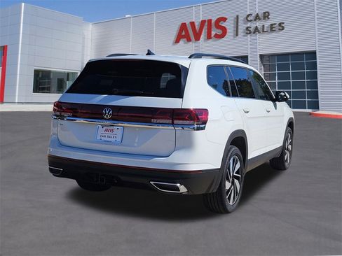 Used 2025 Volkswagen Atlas SE image 6