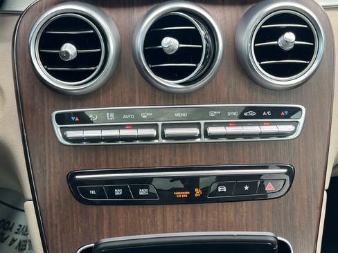 Used 2022 Mercedes-Benz GLC 300 image 33