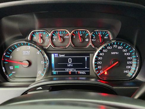 Used 2018 Chevrolet Silverado 1500 LT w/ LT Eassist Package AWD/4WD image 13