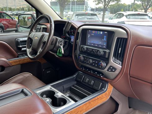 Used 2014 Chevrolet Silverado 1500 High Country w/ High Country Premium Package AWD/4WD image 20