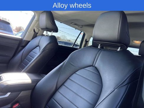 Used 2023 Toyota Highlander XLE image 17