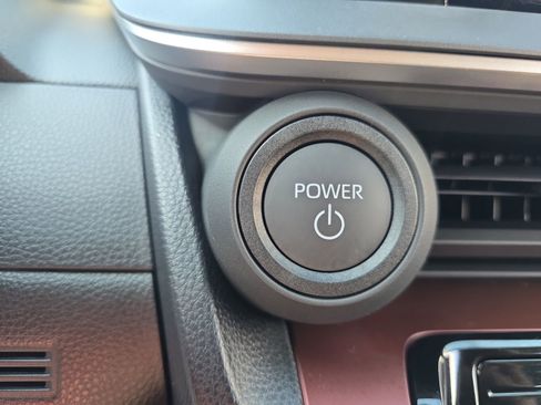 Used 2026 Toyota Prius Plug-In Hybrid FWD image 18