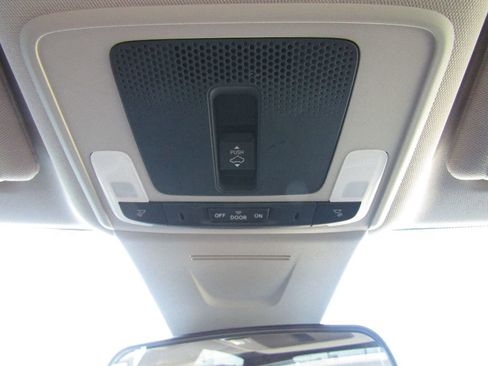 Used 2022 Honda Civic EX image 24