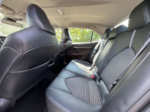 Used 2022 Toyota Camry SE FWD image 16