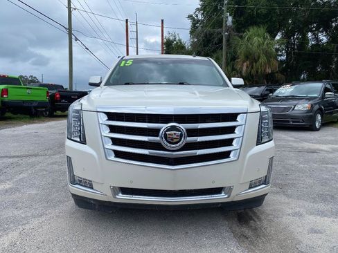 Used 2015 Cadillac Escalade Luxury RWD image 4