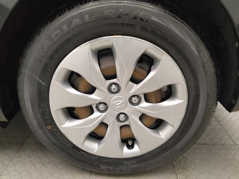 Used 2017 Hyundai Accent SE FWD image 31