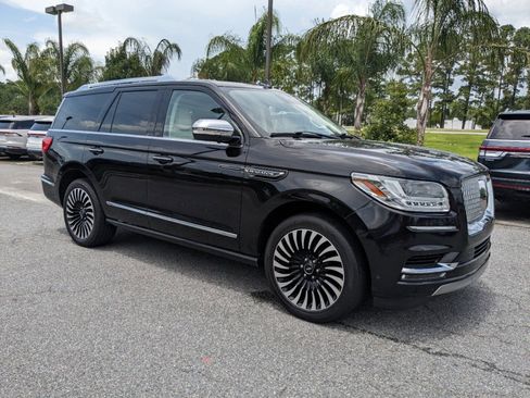 Used 2021 Lincoln Navigator Black Label image 3