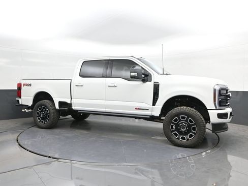 Used 2026 Ford F250 Platinum AWD/4WD image 7