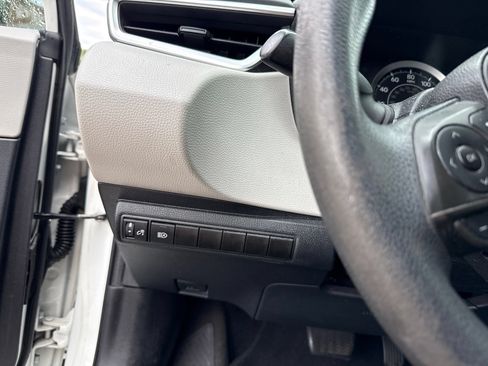 Used 2021 Toyota Corolla LE FWD image 23