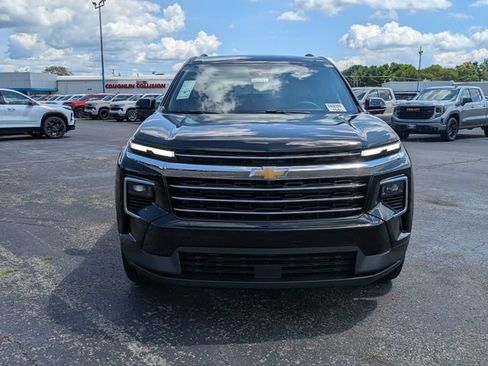 New 2027 Chevrolet Traverse LT w/ Driver Confidence Package FWD image 2