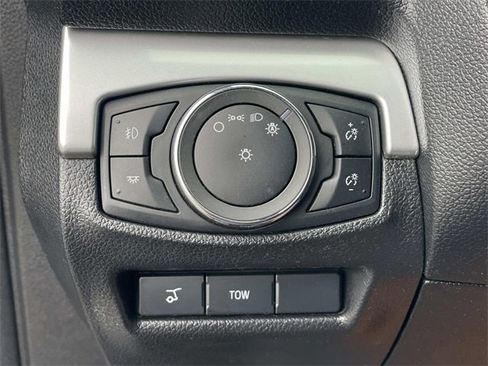 Certified 2017 Ford Explorer XLT w/ Equipment Group 202A image 20