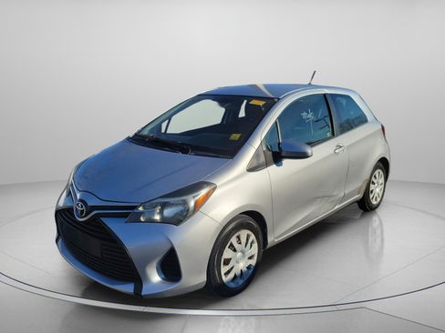 Used 2017 Toyota Yaris L image 2